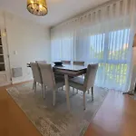 Family-Friendly Flat 2Br 2Ba Metro Telheiras