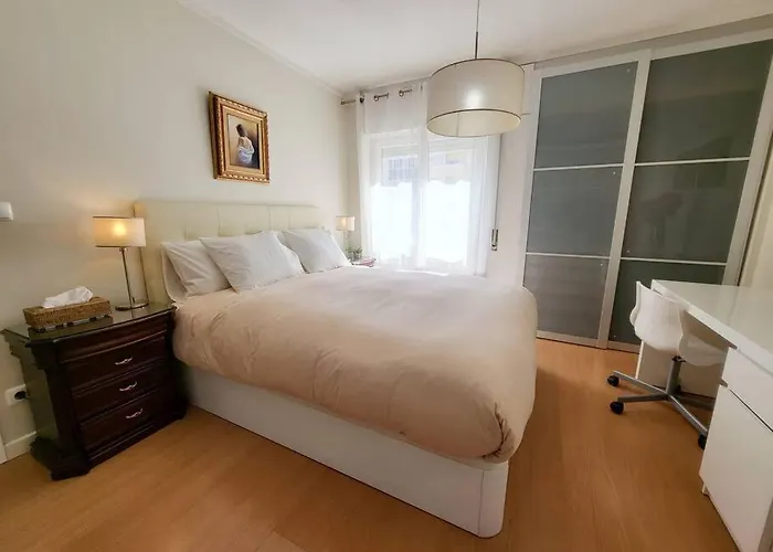 Family-Friendly Flat 2Br 2Ba Metro Telheiras