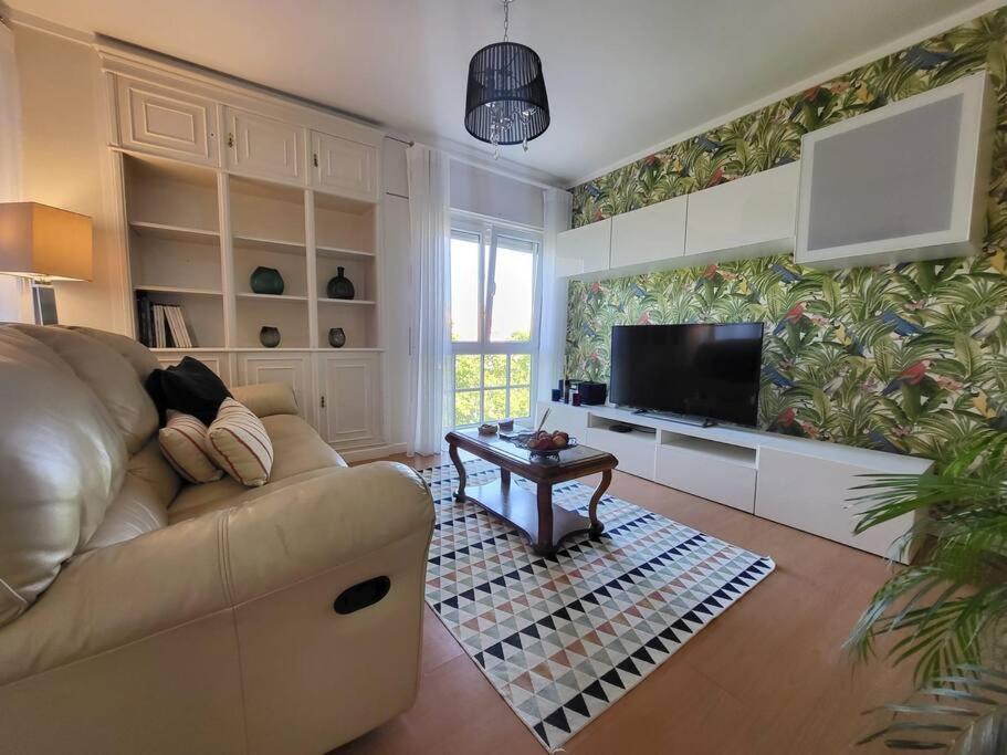 Family-friendly Flat 2br 2ba Metro Telheiras Apartamento Lisboa