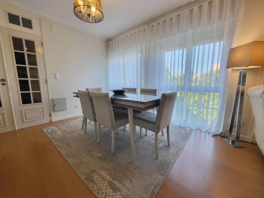 Family-friendly Flat 2br 2ba Metro Telheiras Apartamento Lisboa