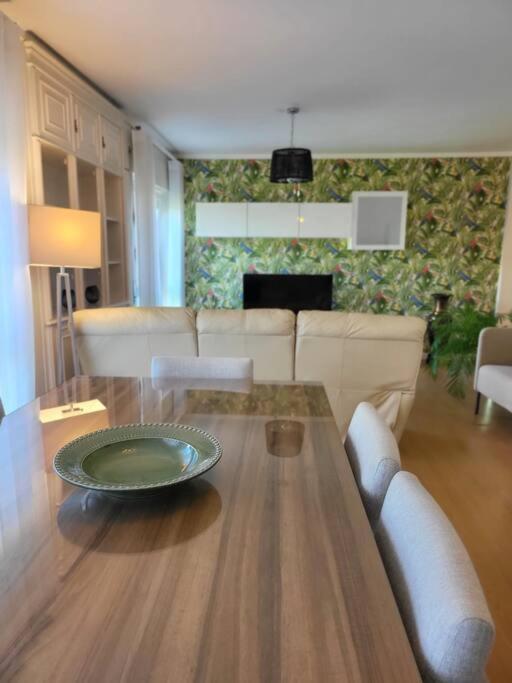 Family-friendly Flat 2br 2ba Metro Telheiras